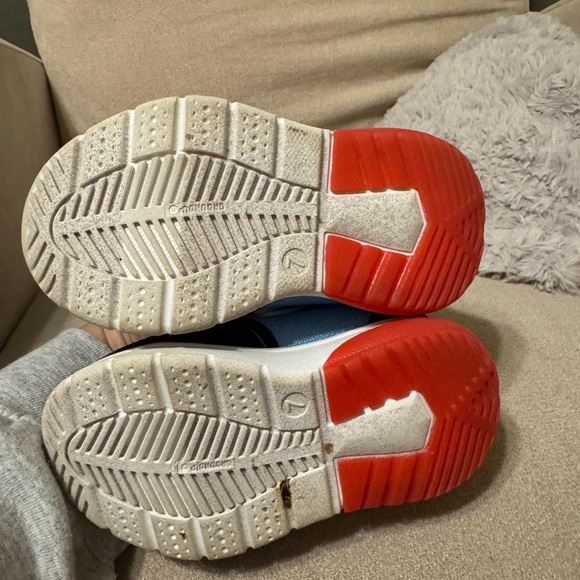 Bluey and bingo shoes - Picture 2 of 5